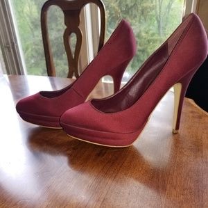 Colin Stuart Ruby Pumps size 11